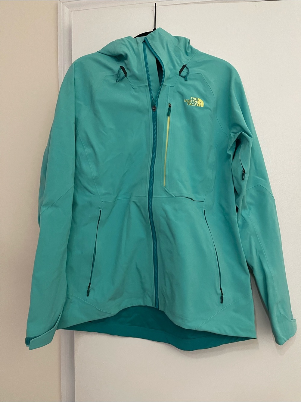 The North Face Women's Teal Gore-Tex Waterproof Softshell Jacket - Medium